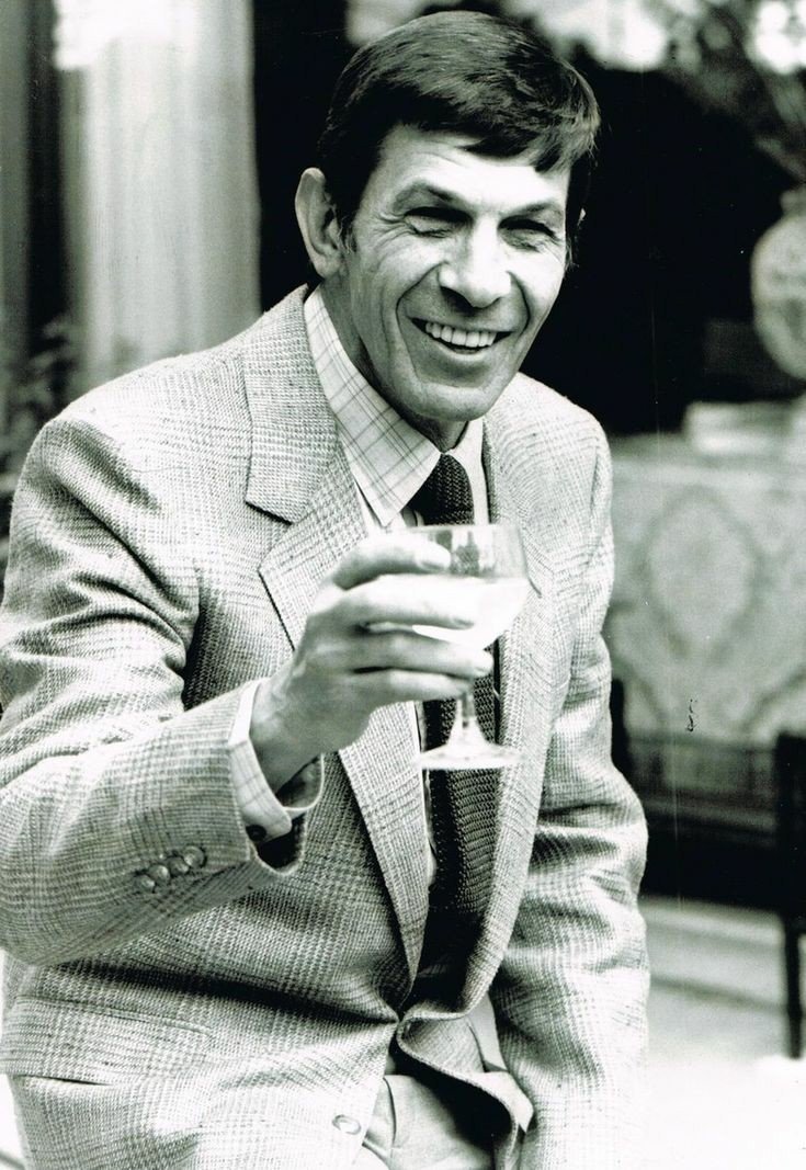 AlexaOfSunshine's tweet photo. Happy Birthday to the late great Leonard Nimoy. A poet, a photographer, a father, a husband, a logical man. Will never forget him. Cherished in my heart. https://t.co/W2tO9a8x84