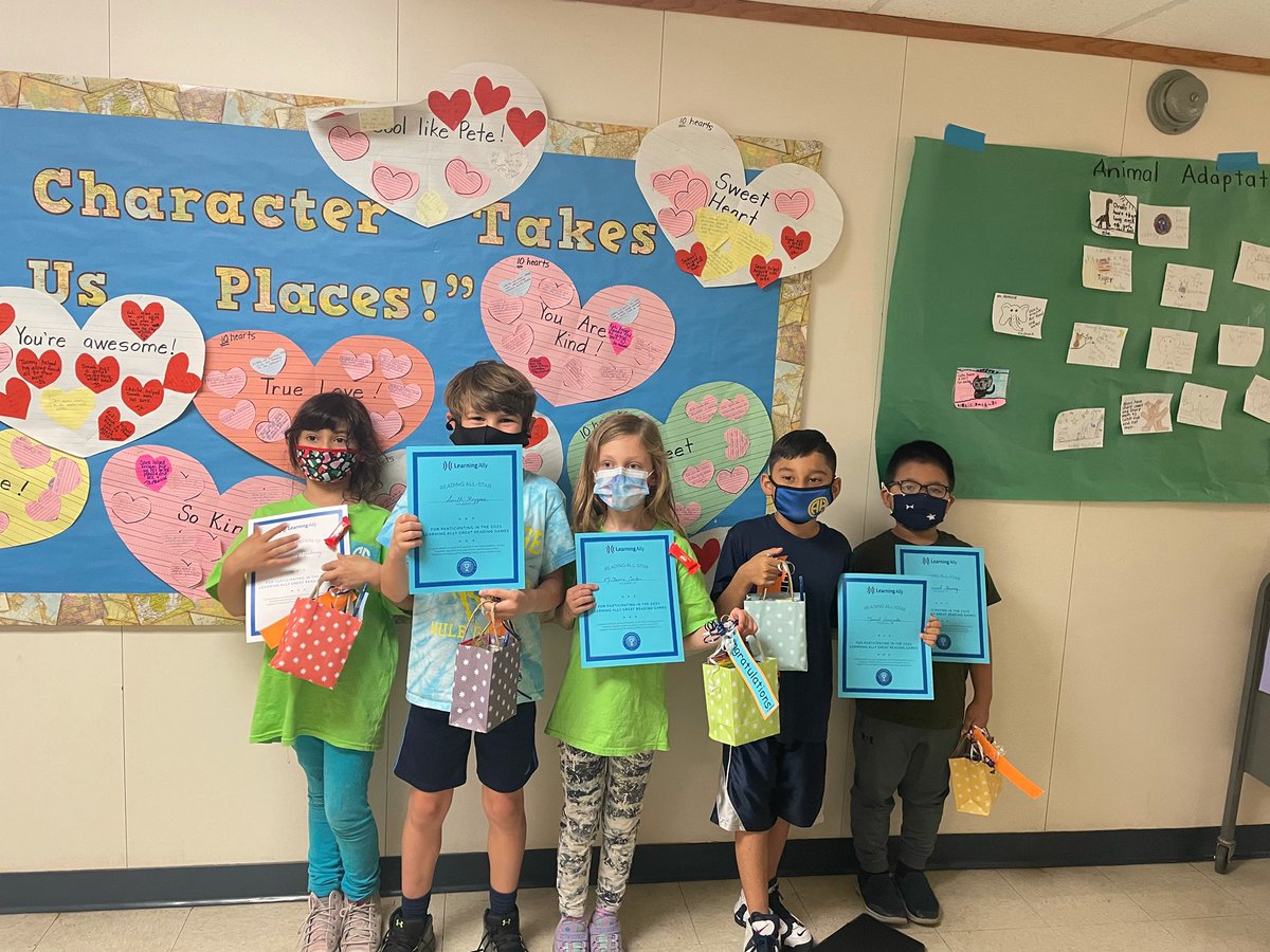 Great Reading Games prize patrol out delivering hard earned prized today. So proud of these amazing readers! #GRG21 <a href="/jenndeleon76/">Jennifer DeLeon</a> <a href="/Suzarv/">Mrs. Arevalo</a> <a href="/cammieablake/">Cammie Blake</a> <a href="/MissyGarza7/">Missy Garza</a> <a href="/CBCmedaris/">Mariana Guevara Galván Medaris</a> <a href="/AHISD/">Alamo Heights ISD</a> <a href="/Cambridge_AH/">🐴Cambridge Elementary AH</a> <a href="/Learning_Ally/">Learning Ally</a>