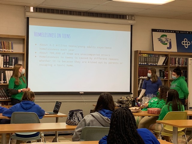 CJ_Capstone's tweet photo. Teens for Jeans and Cards of Support!  A service project led by Madeline, Abigail and Loren in partnership with Dayton's Daybreak shelter for teens. 
#teensforjeans #Classof2021 https://t.co/oPn7xYycTx