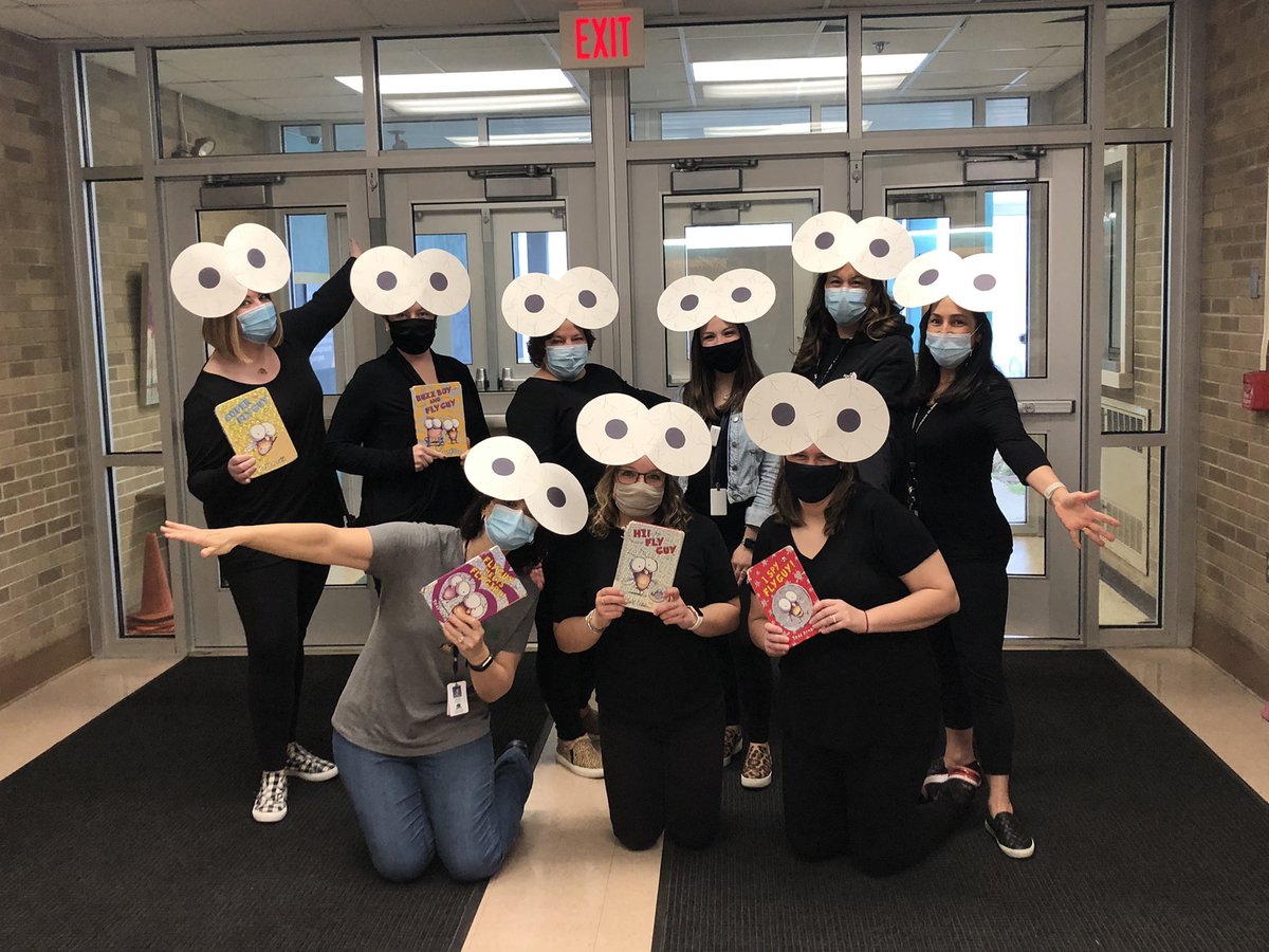 darla_lussier's tweet photo. More character day pics from Mohegan! https://t.co/RnLuVnl70X