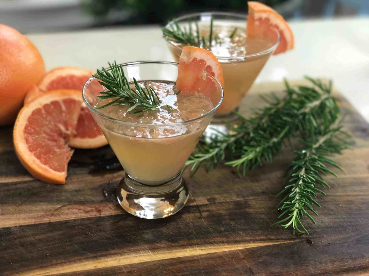 WineRacksMarcus's tweet photo. One last Spring Fruit Wine Pairing to try - Grapefruit with a Pinot Grigio. #Grapefruit #PinotGrigio #SpringWinePairings #FruitWinePairing #WineRacksbyMarcus https://t.co/5lEAALMiTa