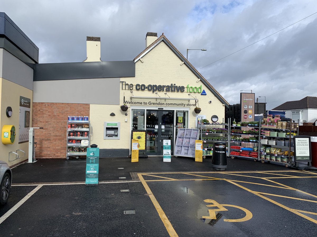 LeeMullis91's tweet photo. We’re all set for a great weekend at Grendon, reconfigured the front of store to accommodate our new #garden range 🪴 ☀️ 🐣 🔥 ⁦@CSmitheman⁩ ⁦@AdrianD93465562⁩ ⁦@grahamwren2⁩ ⁦@ClaireKoziol⁩ https://t.co/h227dV5qRE