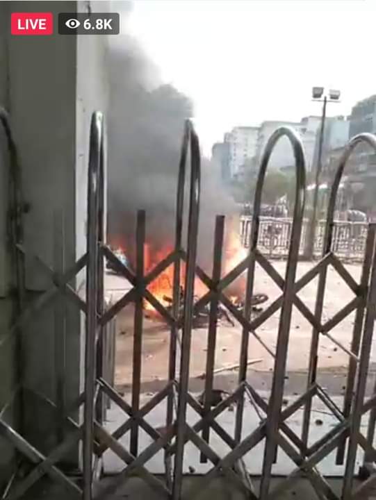 ImranChowBD's tweet photo. #BreakingNews
#Bangladesh bathed with #blood today. Police & ruler party terrorists attacked, fired on people in cities who are protesting against Modi's Dhaka Visit.
#GoBackModi #GoBackFascistModi #GoBackTerroristModi #killerHasina #DhakaMafia https://t.co/VpLaMCggM2