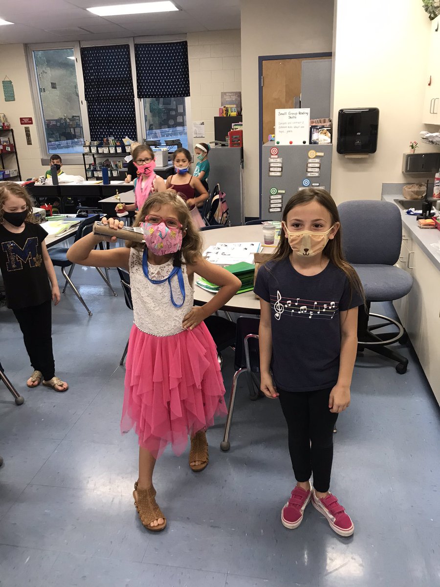 classmoff's tweet photo. #SELDay My students showing who they are and what they aspire to be!! ♥️♥️ https://t.co/VRs1qOYM9n