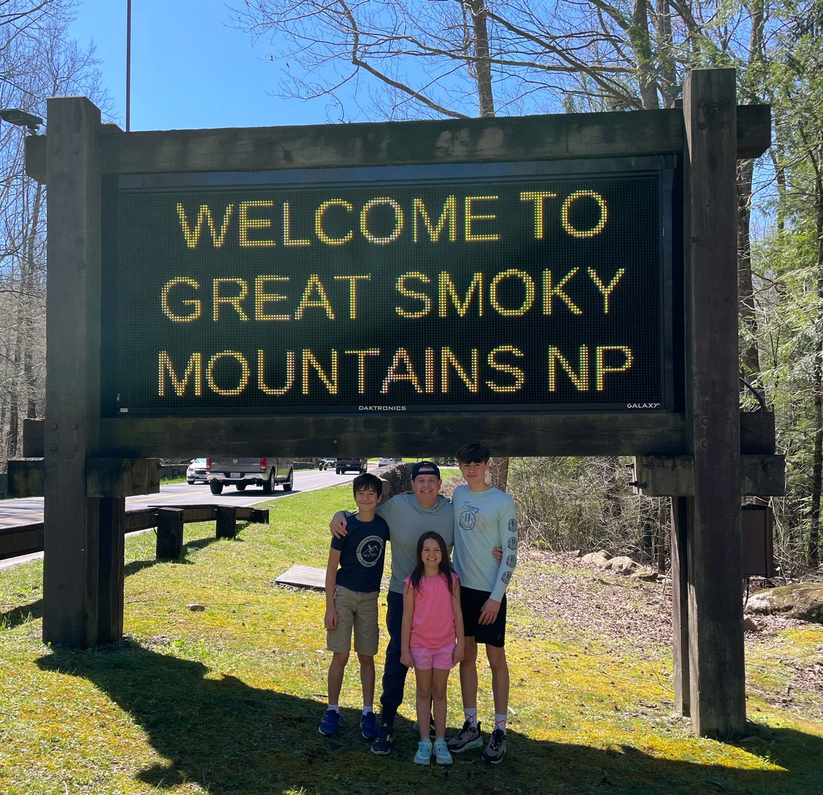 calor1038's tweet photo. Fun times with family!!! #smokymountains #familytrip #sharehapiness #BlessedAndGrateful https://t.co/llbkepfasC