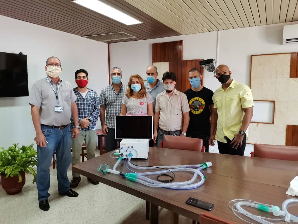 CombiomedC's tweet photo. Como refleja la historia de nuestro centro, COMBIOMED una vez más, enfrentando desafíos y contribuyendo a la soberanía tecnológica del país. Con especial alegría, damos a conocer la materialización del prototipo del ventilador pulmonar de altas prestaciones cubano COMBIOVENT 👇 https://t.co/kt3A0ykmEa