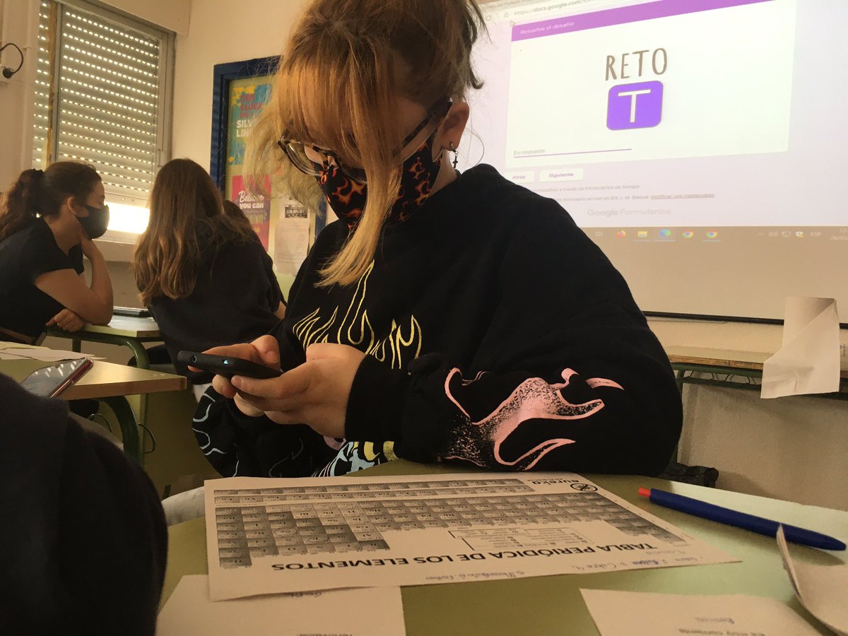 Entre todxs hemos logrado derrotar al malvado 🦹‍♂️ Profesor Virulento!! Ahora a disfrutar a tope de las vacaciones 🥳🥳😷 Que edición más chula de #EurekaEnElBlecua Puedes  volver a ver la gala o las fotos de la jornada aquí iesblecua.com/eureka-en-el-b… #SomosBlecua #SomosCiencia