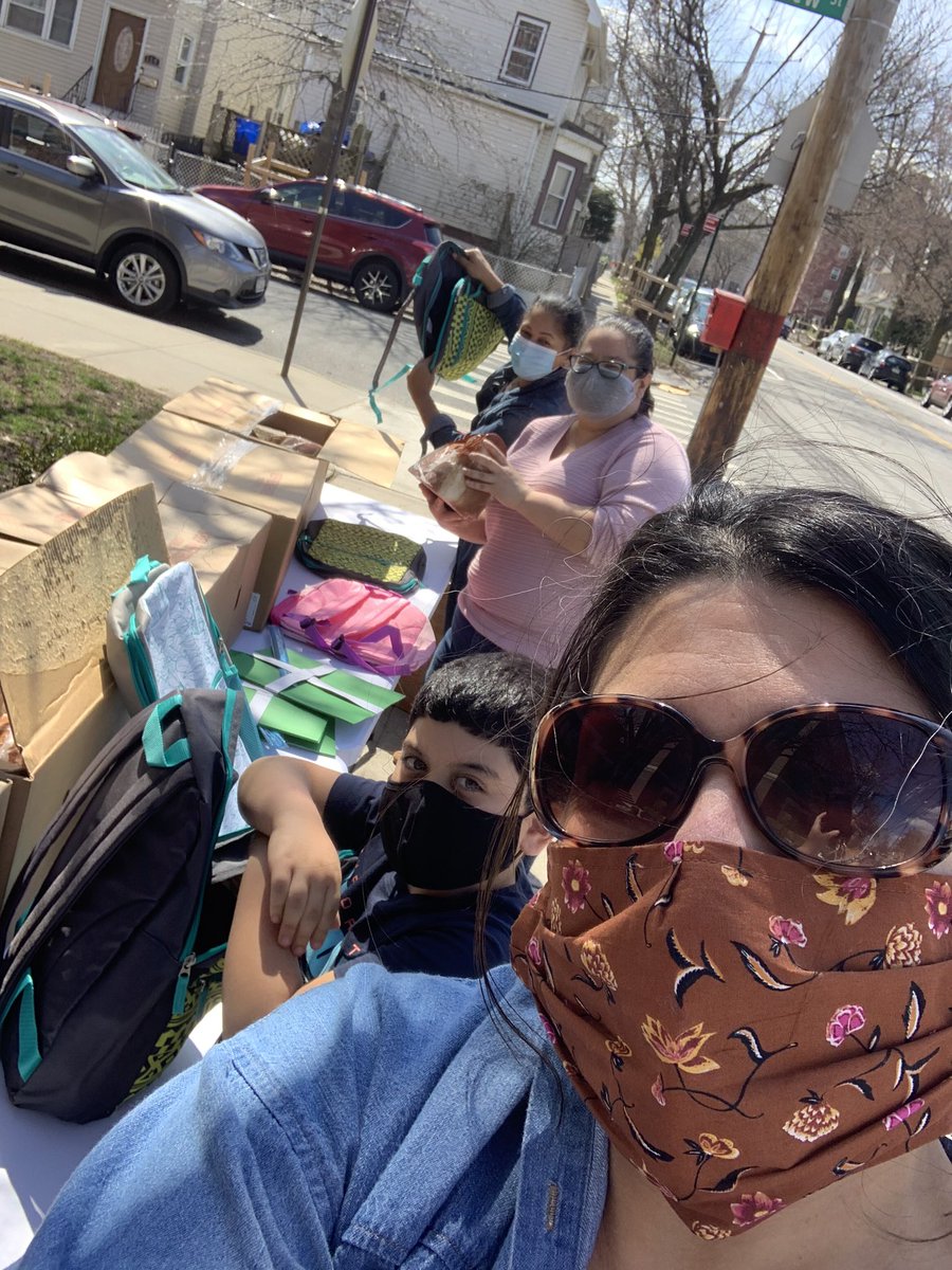 ericapadin's tweet photo. We are so grateful to the Teddy Atlas Foundation for their generous donation. We gave away backpacks filled a ham, corn and mashed potatoes to fifty PS 20 families. @DrMarionWilson @crodriguez7 @PS20PtRichmond @FreyTB https://t.co/8ImVgk51ua