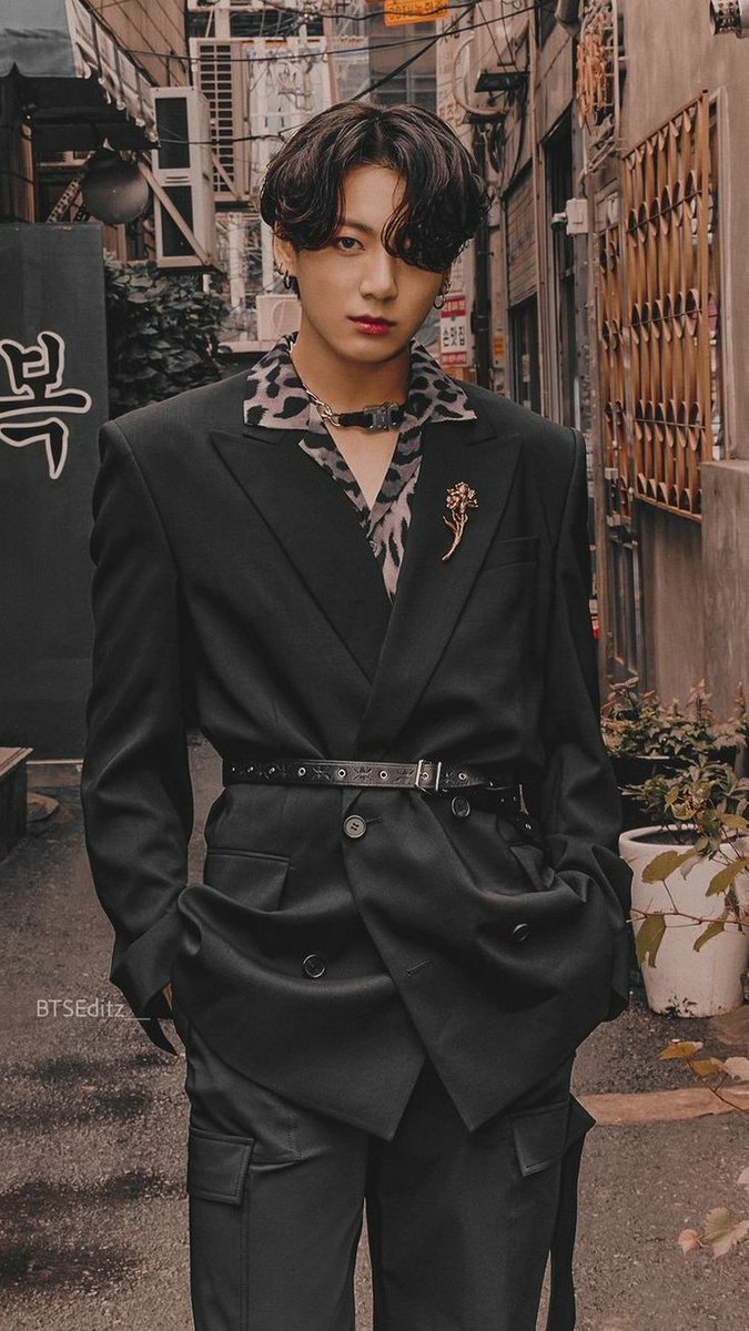 santrasuga's tweet photo. *bonus* - may the jungkook be with you hehe, #shreyday https://t.co/MRf0tghMXe