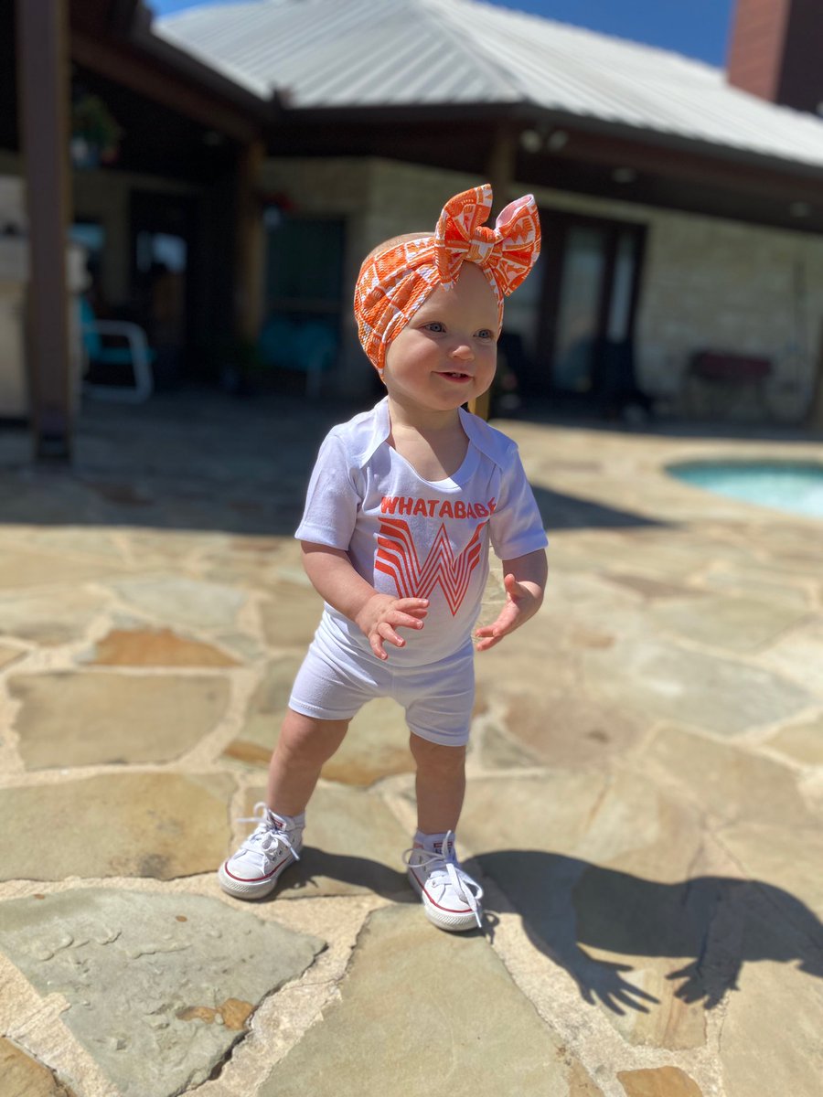 MothafukinDixon's tweet photo. Whatababe🤍🧡 https://t.co/sjUC0q9GeR