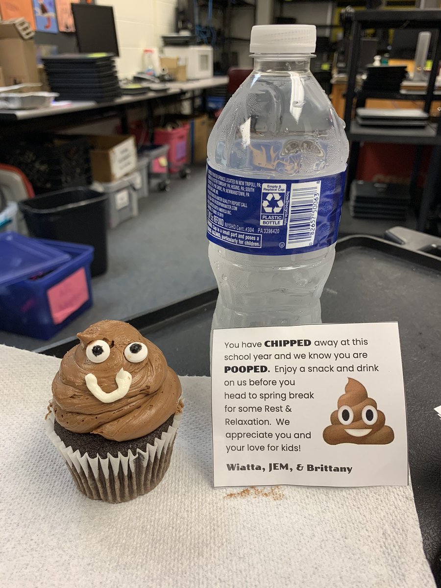 LondonTowneFCPS's tweet photo. We loved choosing cheery 🧁 🧁 and other treats from our admin team’s surprise mobile snack carts today! Yes, we are all💩-ed, but what a fun way to kick off a week of relaxation and rejuvenation! #LTESLions https://t.co/lOFZTSaKg1