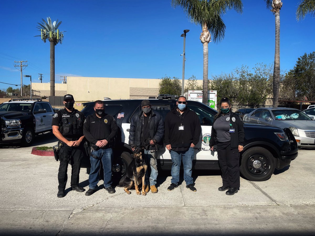 SBPD_CHIEF's tweet photo. After several outreach attempts, we were able to assist a male who was ready for resources for both him and his four legged friend. He was connected to a shelter that had a variety of resources available.
#Outreach
#AcceptingHelp
#Change https://t.co/zBnLcZGQ0C