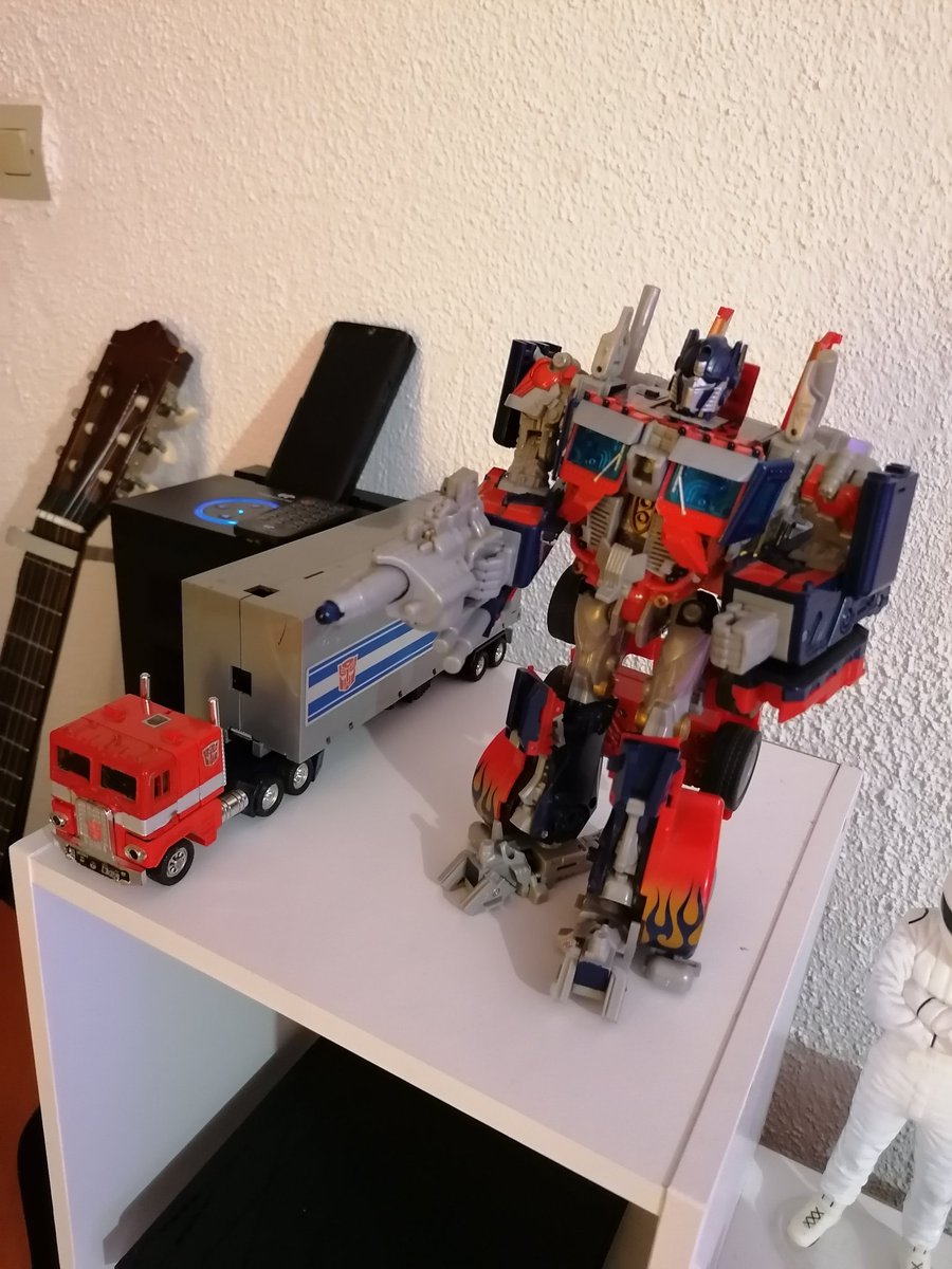 OjChillies's tweet photo. Transformers....
Robots in Disguise
That is all.
#Transformers #g1 #optimus #optimusprime #prime #robotsindisguise #1980s #tf2007 #bayverse #autobots #rollout https://t.co/XnsYb9EtY7