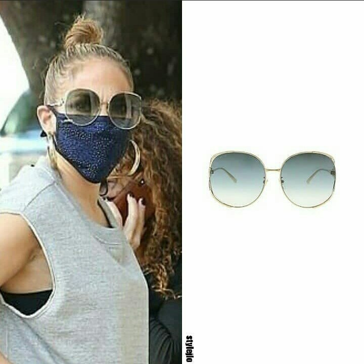 style_jlo's tweet photo. 22nd December, 2020  @jlo  Miami for shopping 
Jen wore
@gucci 2250 CC Oversized Sunnies (not available)
#masqd Crystal Navy Blue Face Mask (not available)
#JenniferLopez https://t.co/oRPdx3rO8T