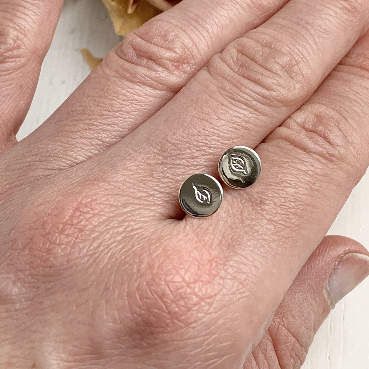 madebymissm's tweet photo. Something pretty sweet 🍃

https://t.co/bl4HJPTajs  

#madebymissm #etsygifts #giftforher #handmadejewellery https://t.co/4306cq6enE