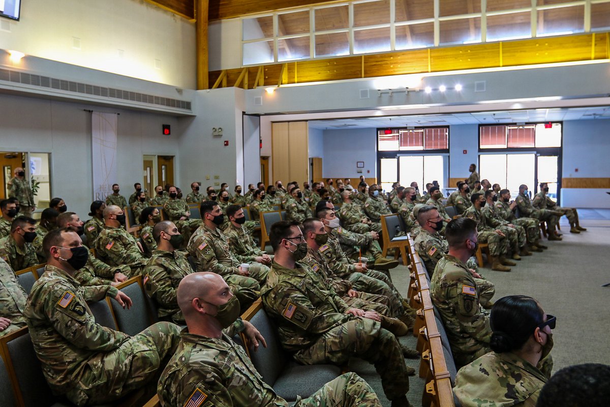 101Bastogne's tweet photo. There is no place in the @USArmy for extremism. Our leaders in Bastogne Brigade  are committed to confronting extremism in our ranks, identifying the root of the problem, and understanding the issue’s depth. We are stewards of this great profession. @FORSCOM  @101stAASLTDIV https://t.co/HJ63japvMj