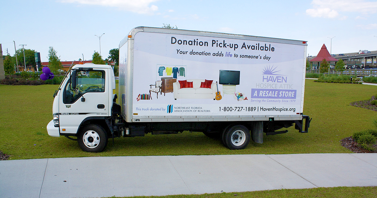 yourNEFAR's tweet photo. Spring cleaning? It's the perfect time to support the @HavenHospice  thrift store. A donation truck will be available from 9 a.m. to noon, Saturday, March 27 at Foxmeadow Equestrian Estates. David Butts of Watson Realty Corp. will serve as host.

 #NEFAR #Realtor #ThatsWhoWeR https://t.co/RWTzF3ZGYP