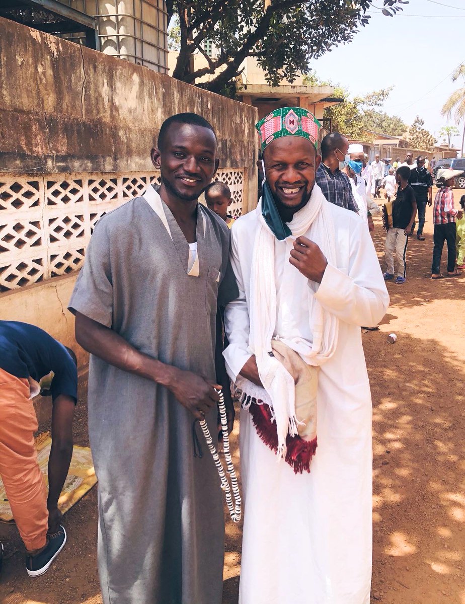 ssintaly's tweet photo. Qu’ALLAH accepte nos prières et nous guide vers un lendemain meilleur
@mamadouthug et #Sintaly Ça c’est nous çaaaaa
#Cosa représente ✌️👊🏿
#jummahmubarak 🕋🕌☪️
#ZacoVille #ZVille #Guinée https://t.co/ENFqkig0Up