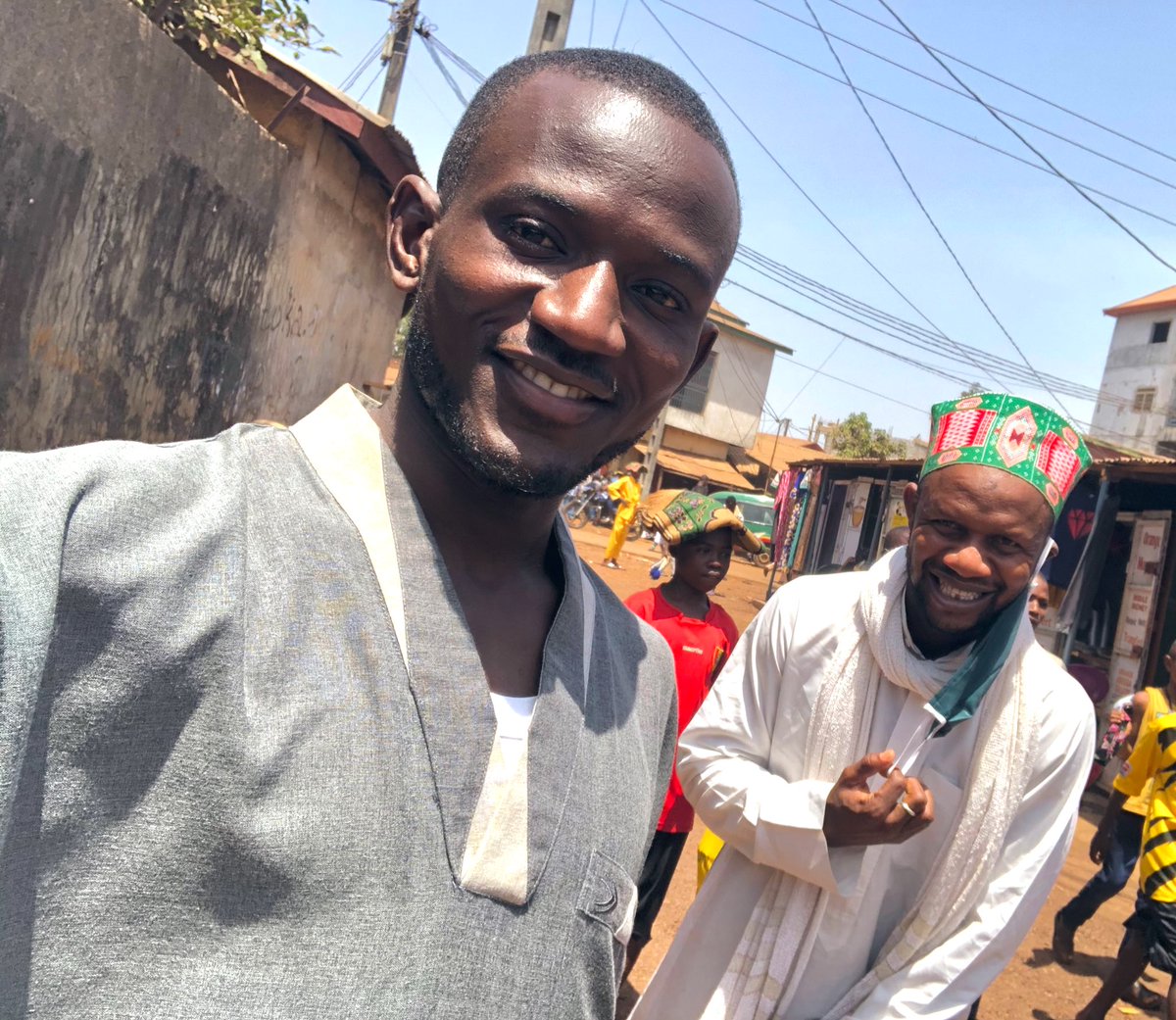 ssintaly's tweet photo. Qu’ALLAH accepte nos prières et nous guide vers un lendemain meilleur
@mamadouthug et #Sintaly Ça c’est nous çaaaaa
#Cosa représente ✌️👊🏿
#jummahmubarak 🕋🕌☪️
#ZacoVille #ZVille #Guinée https://t.co/ENFqkig0Up