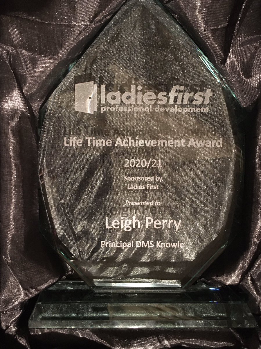 DMSMusicSchool's tweet photo. #DMSKnowle keeps the celebrations going with #Awards all round ๐
Niall Fennel Guitar +Drum tutor gets 3x BMAs with his band @theclausebrum ๐ธ๐ธ๐ธ
Principal Leigh is recognised with the #LifetimeAchievementAward at the recent #LadiesFirstDevelopementLtd
#solihull #success https://t.co/RaTePSItW5