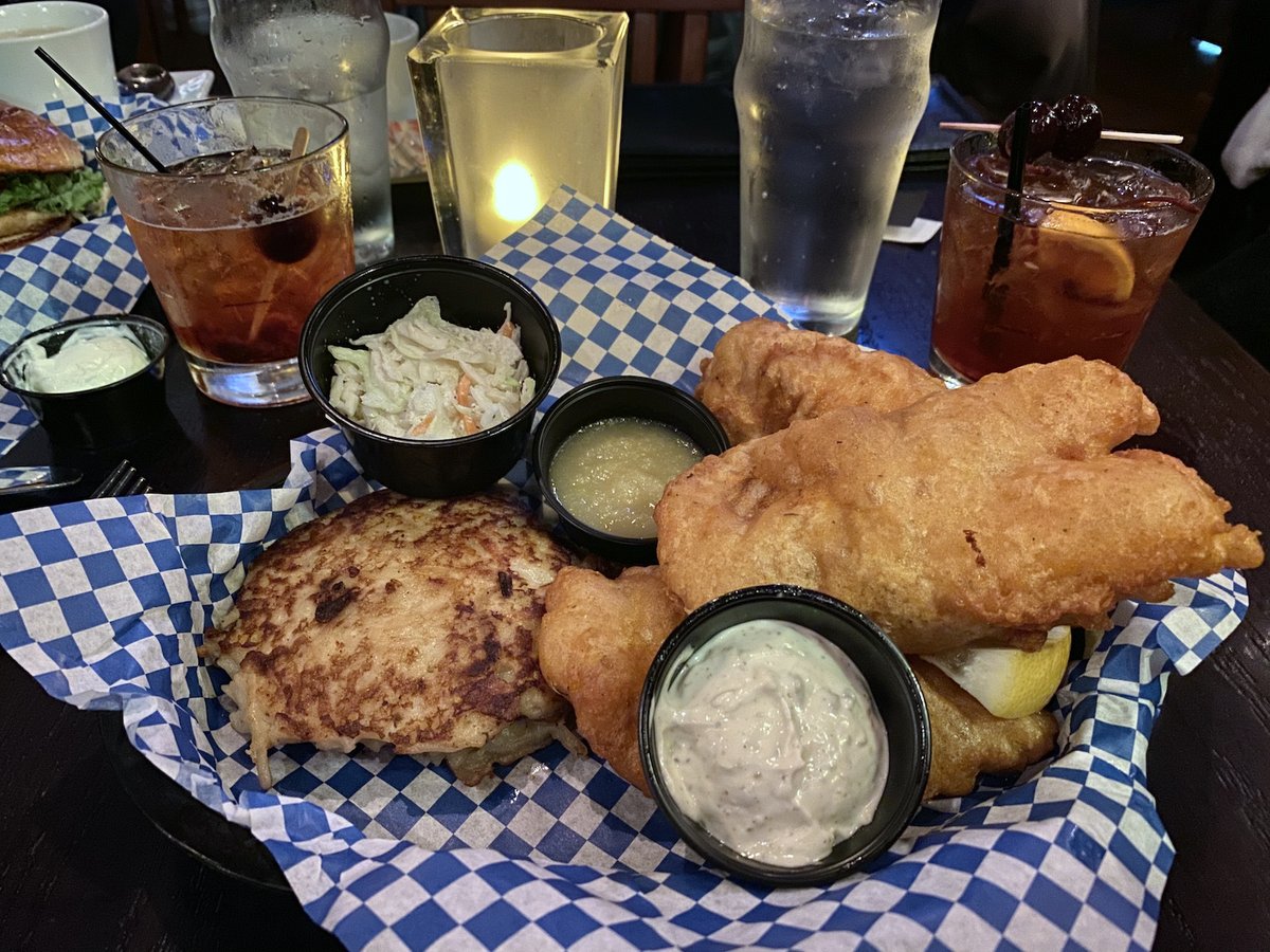 LoFredrich's tweet photo. There are just two more fish fry Fridays left before Easter, so you'd might as well do it up right! Here are 10 bars that serve up a mighty good Friday fish fry! #ThankCodItsFryday https://t.co/fNRxQ57iTQ https://t.co/7rGrkM6V8Y
