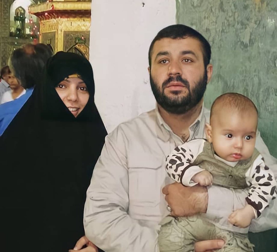 frmom92's tweet photo. 📸 Martyr Mahdi Nowruzi with his wife and son. He was martyred while defending the shrine of #Samarrah https://t.co/1fnxoubDMH