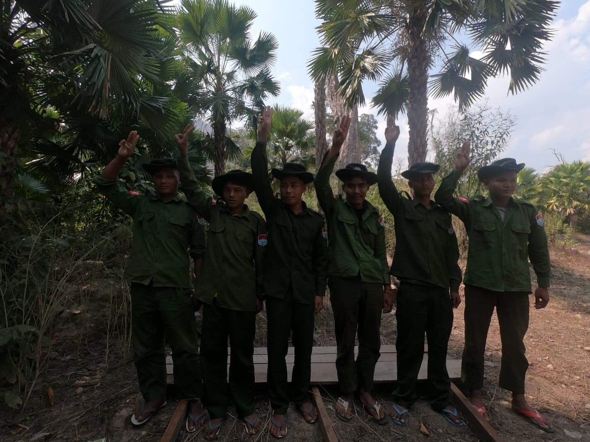 go_hla's tweet photo. #ResistanceDay #RevolutionDay #FederalFM 90.2 MHz 
Leave the dark side, choose life!

#FederalArmy #Myanmar #Burma #WhatsHappeningInMyanmar #SaveMyanmar #Democracy #WhatIsHappeningInMyanmar https://t.co/gIMMODoGH7