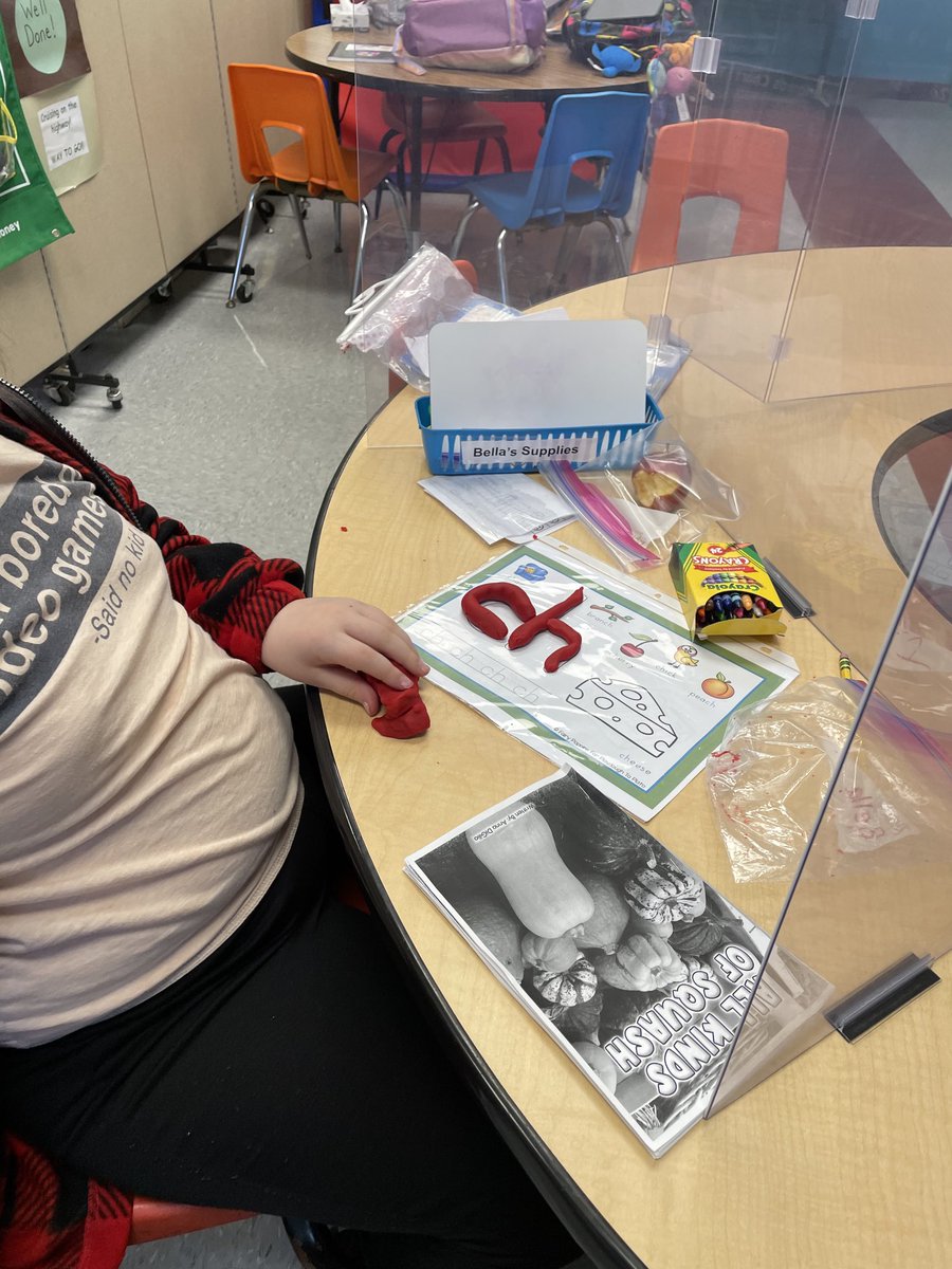 savinichristine's tweet photo. Happy Phonics Friday! Today we used PlayDoh to create H Brother sounds. 🌞 https://t.co/mbf6kcjfQt