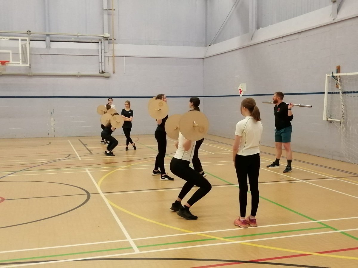KMATgirlsPE's tweet photo. Fantastic session by @G2Gtraining this week, teaching weight lifting techniques...@KMATPE @Knutsfordac https://t.co/N2eslQYfhP