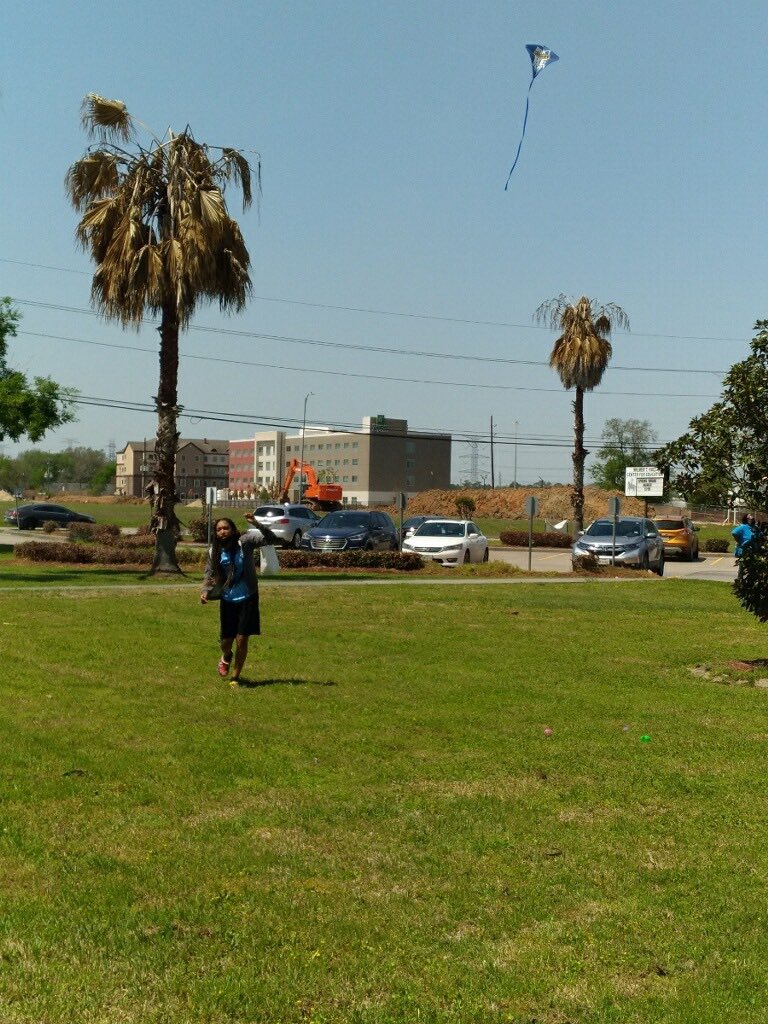 Our students enjoyed participating in breathing exercises, a kindness hunt, and kites in recognition of #SELday! #AldineAnywhere #aldinecares @mrdelk72 @HSA_Counselor @Dyjsocial @MarcieStrahan