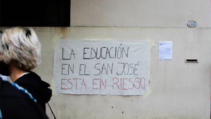 RevCombativas's tweet photo. El centro de estudiantes por Flavia

Les estudiantes exigen que se institucionalice el centro para tener participación legítima con lxs directivxs del colegio San José de Quilmes.

“No somos un valor inerte dentro de la comunidad educativa. La educación no se vende, se defiende” https://t.co/xQ2a7BP3HG