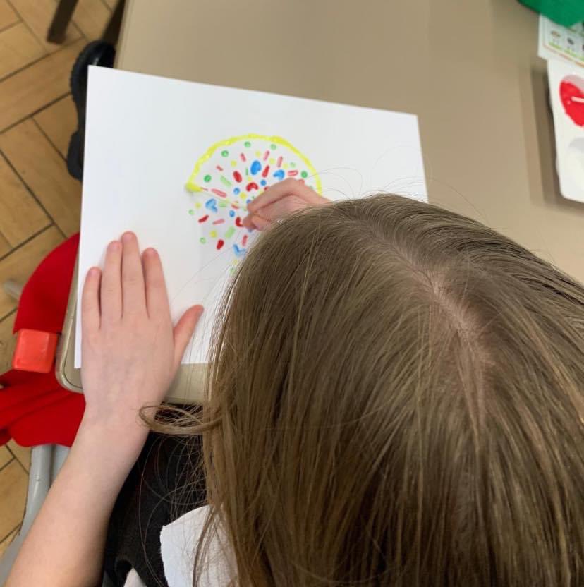 newcloseschool's tweet photo. 🐿 Squirrel Class’ art topic this term is Earth Art. 
The children have painted their own fantastic Mandalas. A sign of peace and healing. https://t.co/4k0c6RXG1o