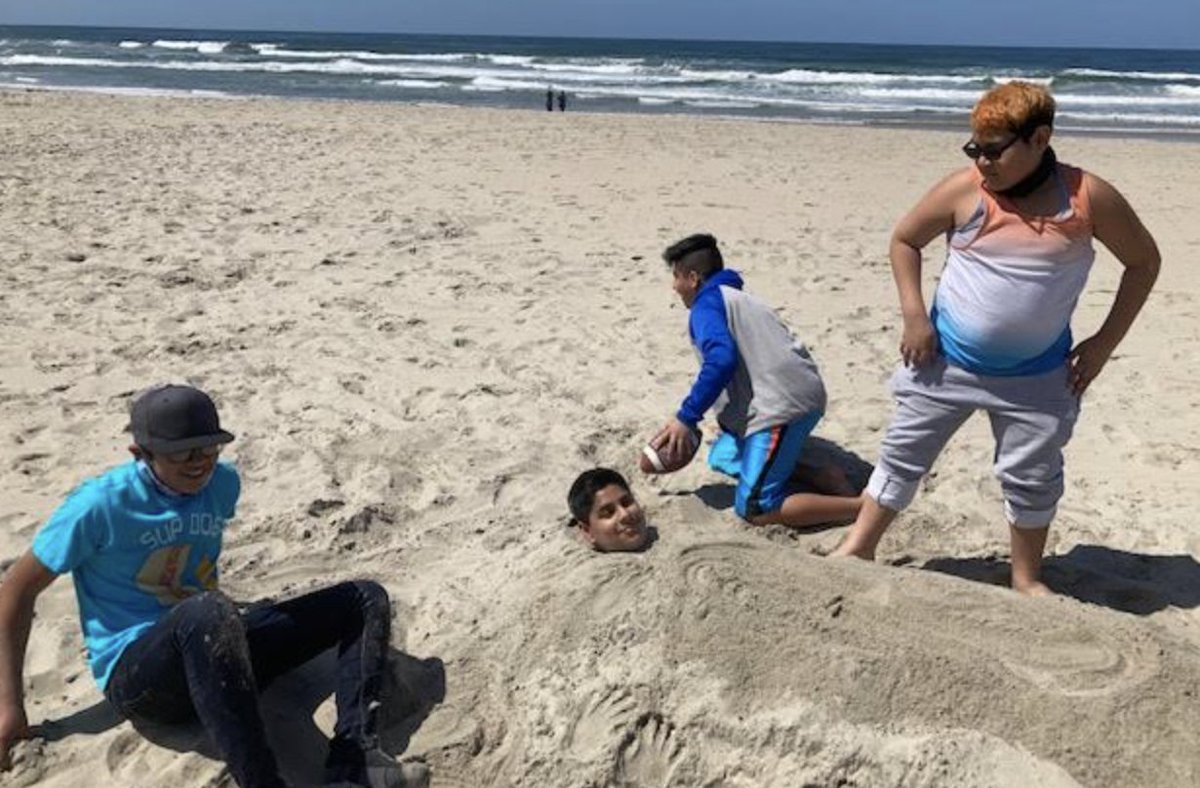ProfeColumba's tweet photo. Work hard, play hard. Beach clean up and fun in the sun! Trabaja duro, juega duro. Limpiando la playa y disfrutando bajo el sol. @CajonValleyUSD @langacadpta @BosLangAcademy @MtraRamosR @Maestra_VRocha @Lissett74375400 @NerelWinter https://t.co/7BUrJ6qZZq