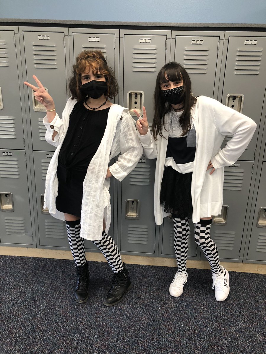 Day 5 Dress like a new friend! Making new friends is KIND!!! #mcneilliveskind #kindnesscrusade <a href="/McNeilElem/">McNeil Elementary</a>