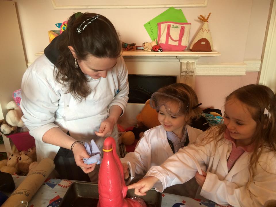 JuniorEinsteins's tweet photo. #junioreinsteins #GivingGirlsConfidence #STEMforgirls #scienceforgirls #STEM #stemed #edchatie 
https://t.co/9nqnJeWecP https://t.co/Xg9YAAXYuI