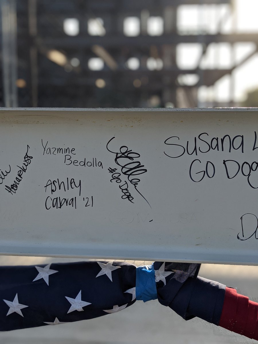 aamiahsmom's tweet photo. Today marks an exciting milestone as the last steel beam of the Resnick Student Union will go up. We're so excited to bring this new facility to our students and campus! #BeamSigning #GoDogs
@FSGetInvolved https://t.co/IizvSXTEoa