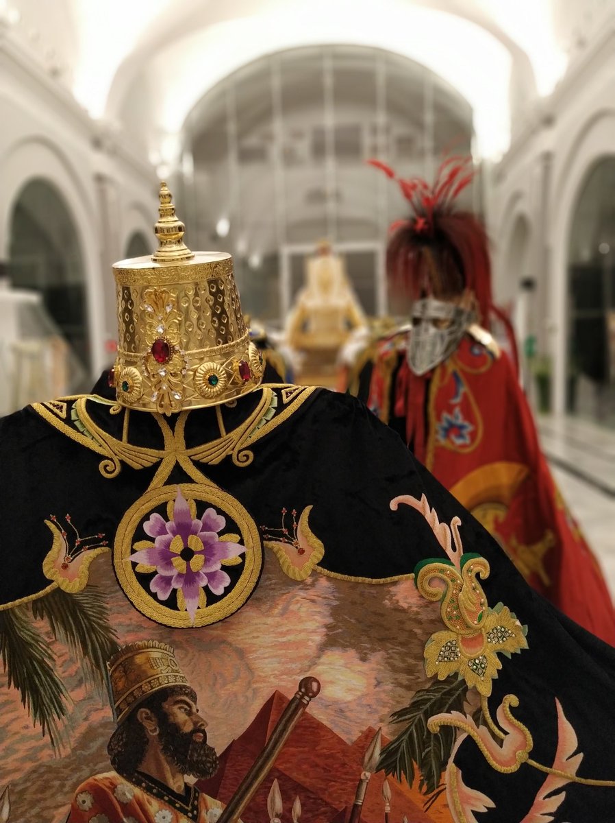 PasoBlanco_3's tweet photo. Desde mañana se puede visitar la exposición especial de Semana Santa de nuestro @muBBla. Todos los días de 10:30-14h y de 17-20h te esperamos. Y desde este #DomingoDeRamos también podrás visitar nuestra Capilla del Rosario. #SomosBlancos https://t.co/Lc3lOmyR3u