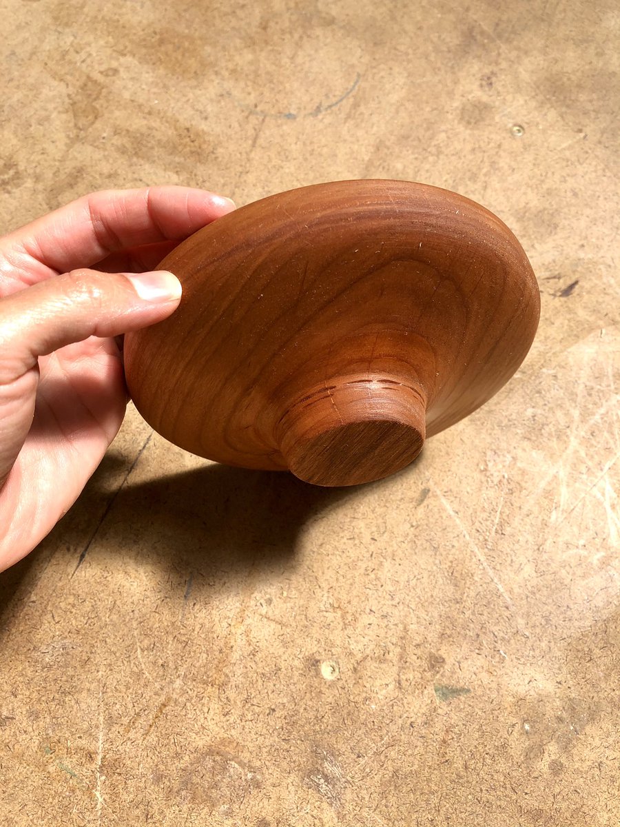 sandramu_'s tweet photo. Final bowl product, voila! 🪄
(step 3 — apply wood finish) https://t.co/MpBXbdu1ll
