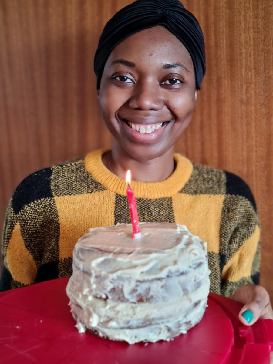 TheHairoine's tweet photo. Happy Half birthday to me! 
Thank you @LUNGevity for choosing me for ‘Survivor Spotlight’ series note: I live in Switzerland🇨🇭, not Sweden 🇸🇪. 
#lungcancerinfluencer #motivhaitian #mhalc  #thehairoine  #lcsm #ros1  #lcnec #nsclc #lungevity #parentingwithcancer #momscrushingcancer https://t.co/ZInbRJV6bb