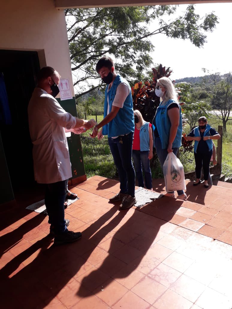 Hoy viernes 26 de marzo del 2021 llevamos banderas de mástil para la Escuela 217 ALFREDO LUIS BELTRAME.
Gracias UDPM GRACIAS <a href="/grillo141/">Ruben Dario</a> <a href="/CtMnes/">CTAdelostrabajadoresMnes</a> <a href="/udpm_misiones/">UDPM</a>