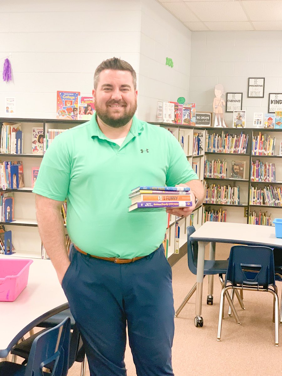 thelitprincipal's tweet image. Spring Break, here I come! #springbreakreads