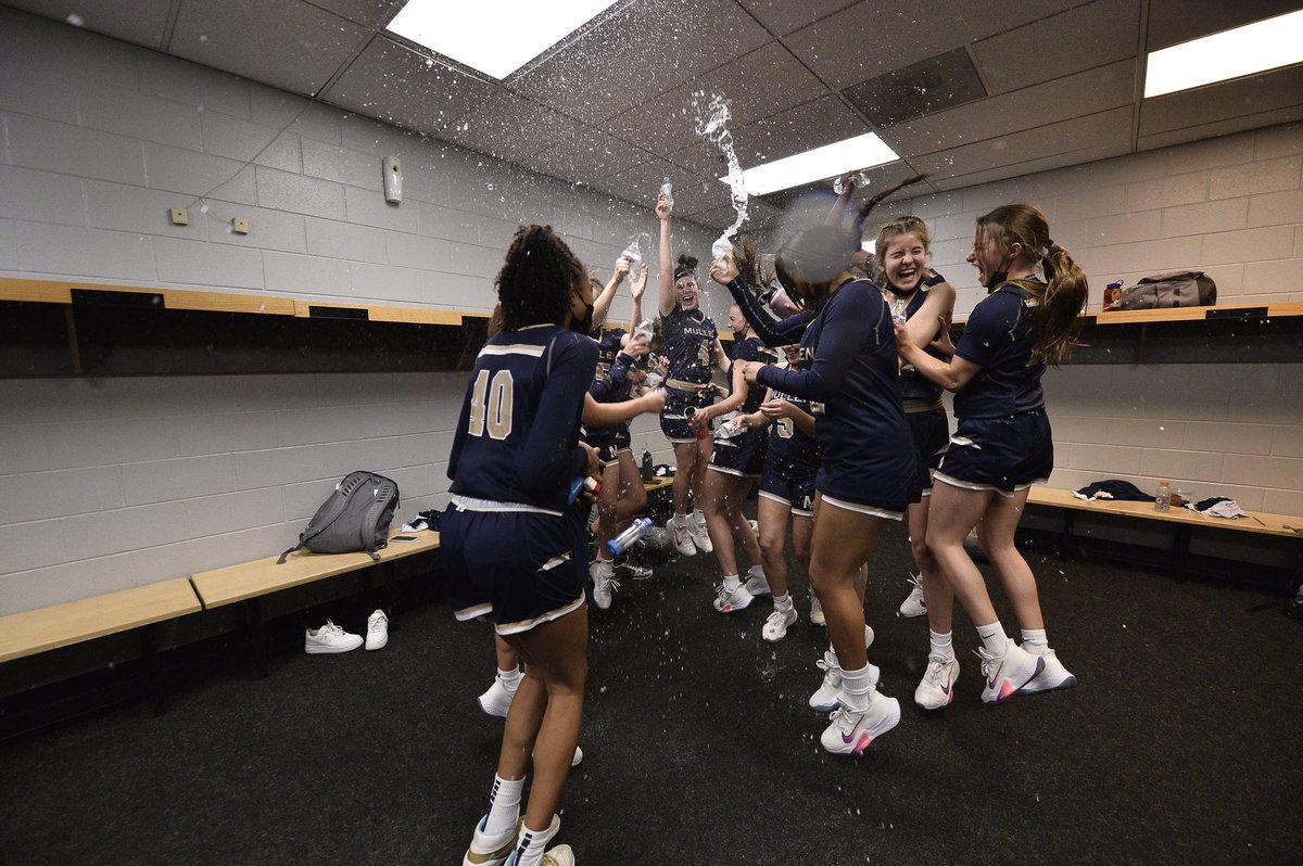 mustanggbb's tweet photo. STATE CHAMPIONS!!! https://t.co/97eCMEK5SP