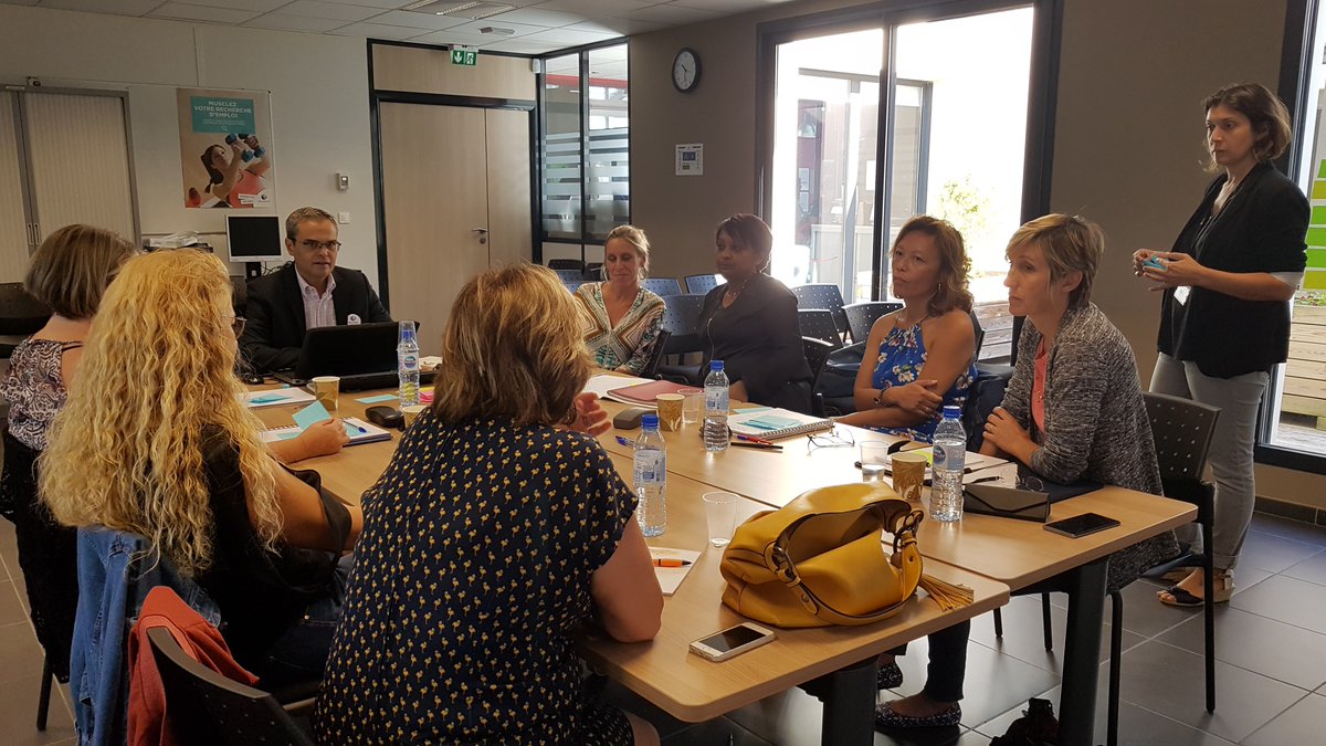 📺Le vrai visage de #poleemploi : des Conseillers &amp; des Managers mobilisés, dévoués et au service des demandeursd'emploi➕entreprises➕partenaires➕élus...👏La preuve en photos (avant covid❗️)🚀Et dans l'adversité, on est encore là chaque jour pour eux...!😷#fierdetrepoleemploi👍