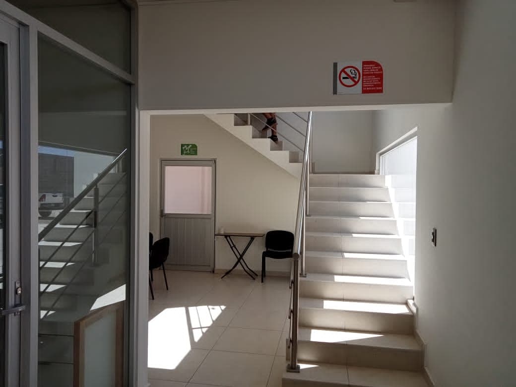 CEPAADurango's tweet photo. Oficina #Estatal #Tabaco #Dgo a cargo de la L. P. Diana Jiménez @CEPAAD1; dio por terminada la capacitación y la colocación de #Señales éticas demostrando que la empresa "@VictoriaST_Dgo" se convierte en un #Espacio 100% #LibreDe #Humo de #Tabaco🚭
¡ENHORABUENA!
#CepaadEscucha https://t.co/TrqW7a5Q1t