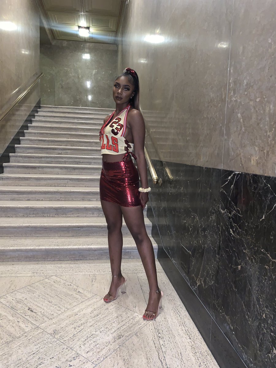 chardaaaJ's tweet photo. don’t have 6 rings, but count 23 blessings #23 🎈 
Happy Jordan Year to me❤️
3:26... is the birthday tweet. https://t.co/z131PLbJZE