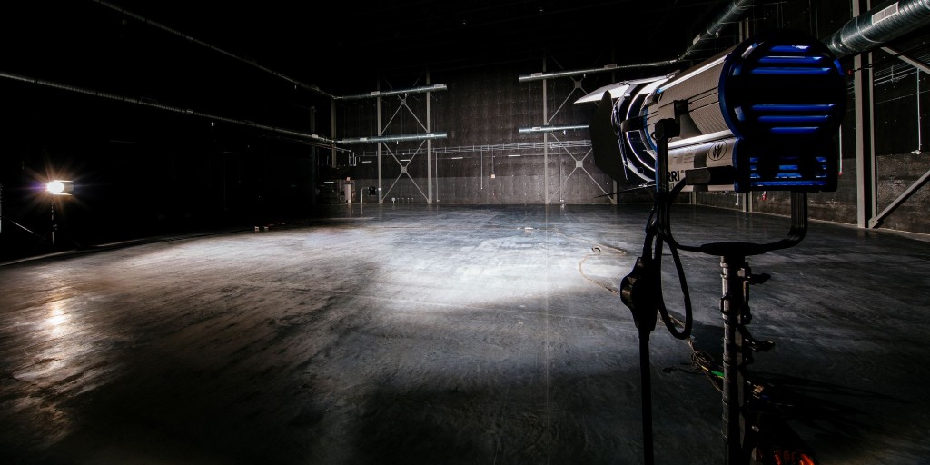 calgaryeconomic's tweet photo. Alberta now has the ability to compete globally for large-budget projects. A significant impact for our economy and jobs, and will ensure we continue as the location of choice for #FilmTV production. https://t.co/Z2SAuWjE0p @YYCFilmCentre @filmtvguy @doug_schweitzer https://t.co/LCrmwjPovM