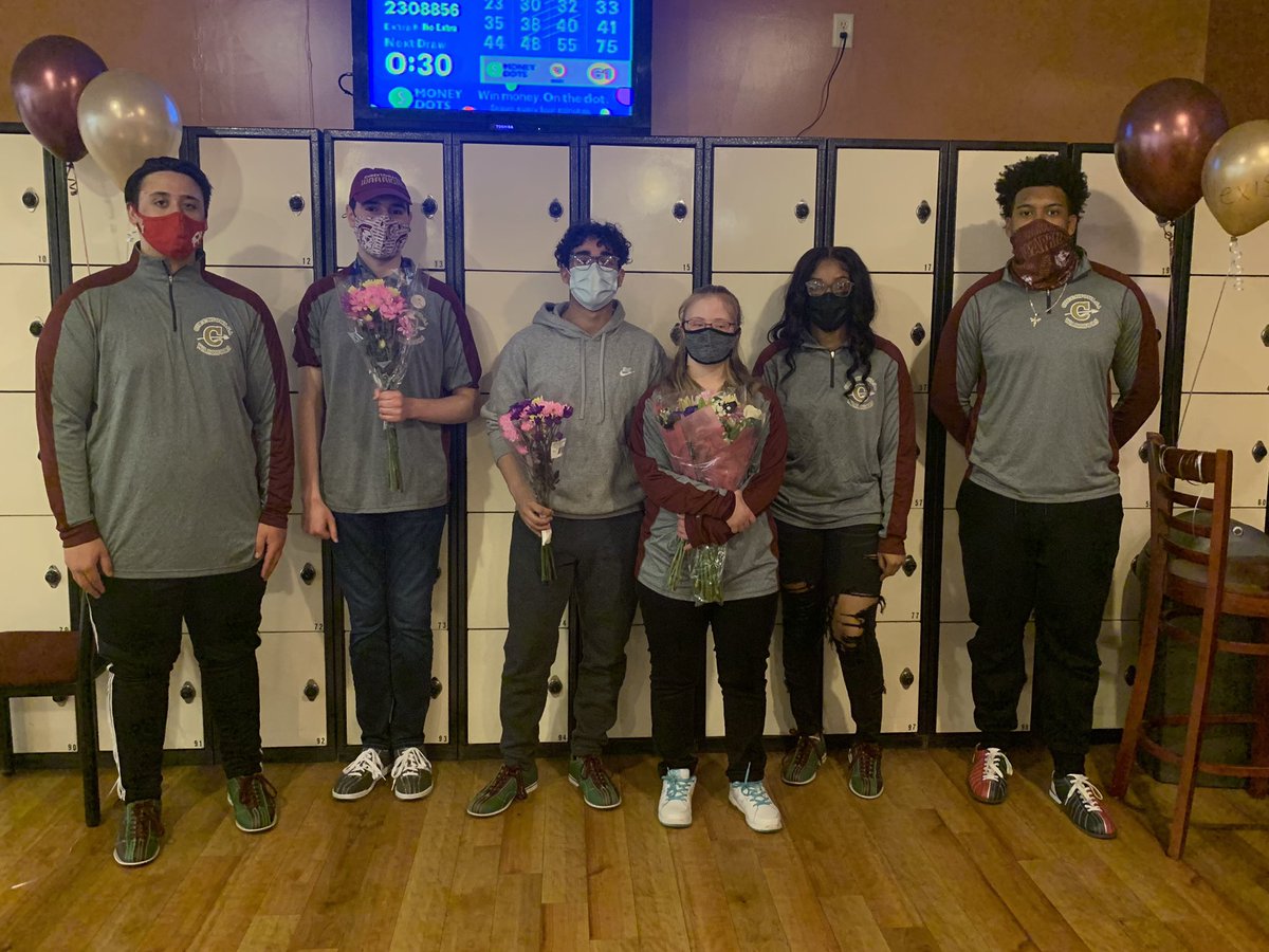 CCSD_Unified's tweet photo. Congrats to our amazing seniors on senior night. Keep bowling your hearts out. https://t.co/R1TOo2KYOA