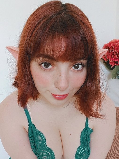 Cute lil' elf ears 🌼 https://t.co/IrEHM2iz4a
