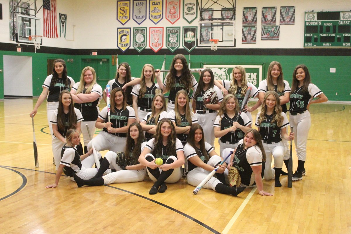 PDTSports_'s tweet photo. Your 2021 Green Lady Bobcats varsity softball team #PDTSports @BoggsSports @PDTSports_ @pep_ghs @_jenkinsava @KameSweeney @KimblerKasey @pep_ghs @SOCathletics https://t.co/xx85FtTdrs