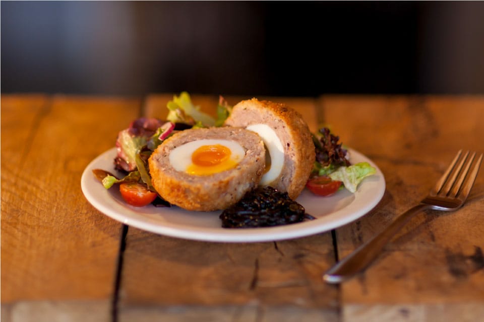 CafeBluebells's tweet photo. 💙💙💙💙💙💙
These fabulous scotch eggs are made in our own kitchen using locally sourced produce. They are a very popular addition to our Easter Picnic Hampers 🥰
#shoplocal #IsleofWight #briddlesford https://t.co/3EevZgMzAF